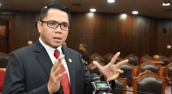 Arteria Dahlan Minta Maaf dan Siap Terima Sanksi PDIP hingga Lord Rangga Datangi DPR