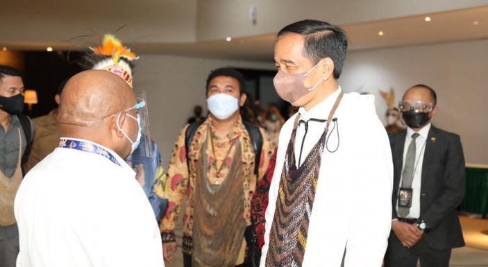 gubernur-papua-didesak-mundur-lukas-enembe-mohon-perkaya-diri-informasi-sahih