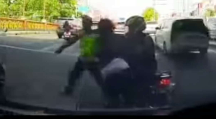 Viral, Pria Pengendara Motor Kabur Tinggalkan Pacar Saat Ditilang Polisi