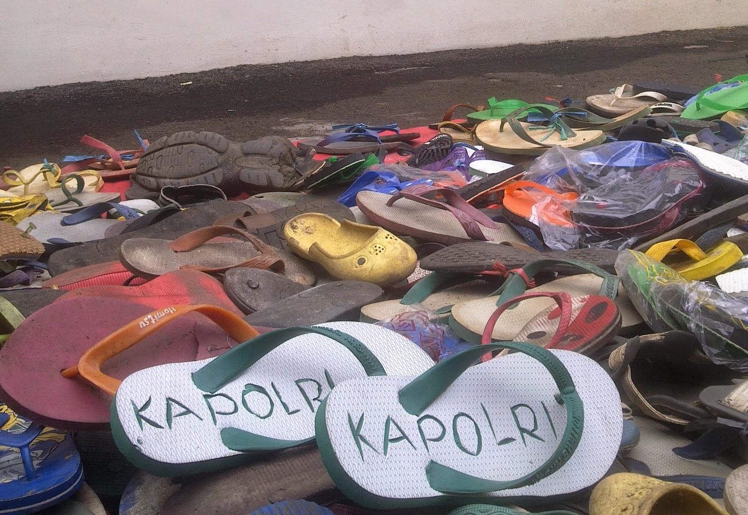 Tips Agar Sandal Gak Dicuri Di Masjid
