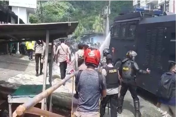 Juru Bicara Petisi Rakyat Papua Jefry Wenda Ditangkap di Perumnas 4 Jayapura