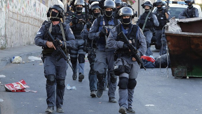 Warga Palestina-Polisi Israel Bentrok di Yerusalem, 120 Orang Luka