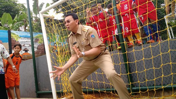 Jika Tak Terbentur Statuta, Ahok dan Mahfud MD Cocok sebagai Ketum PSSI