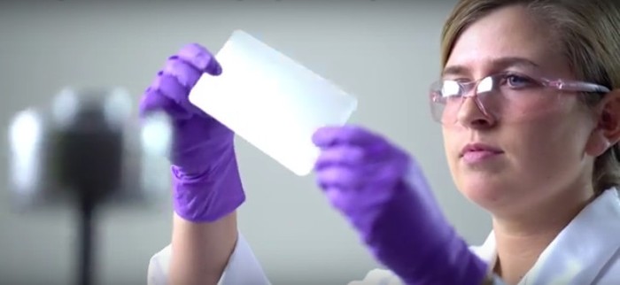 Corning Gorilla Glass Bikin Pelapis Ponsel yang Bisa Bunuh Virus Corona