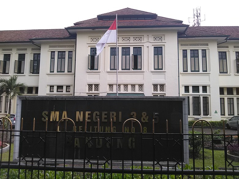Sekolah Paling Angker di Indonesia. Kira kira ada sekolah agan agan ngga disini?