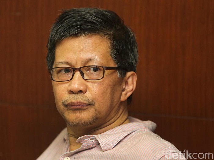 Anggap Sudah Waktunya NasDem Angkat Kaki Dari Istana, Rocky Gerung Kasih Pidato