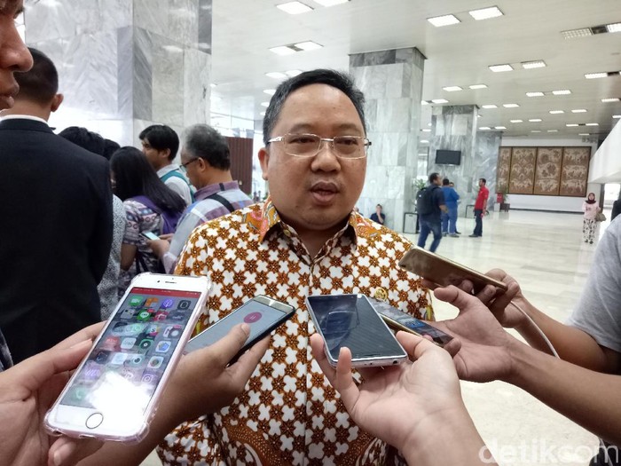 Tayangan Voli Pantai Berbikini Diprotes, PPP Sarankan Umat Matikan TV 