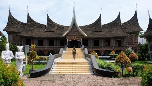 7 Kota Di Indonesia Yang Sering Dikunjungi Turis Asing