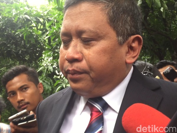 hasto-sebarkan-potongan-pidato-jokowi-qodari-merespons