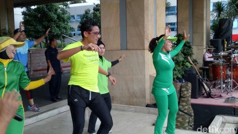 Sandiaga Jamin Utang Guru Bisa Lunas Jika Prabowo Presiden