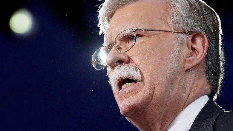 trump-pecat-penasihat-keamanan-nasional-john-bolton