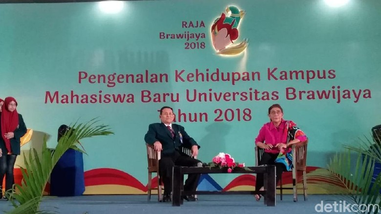 Susi Tutupi Telinga Saat Ditanya Masuk Bursa Menteri Prabowo-Sandi