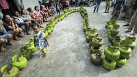 Masyarakat Daerah Keluhkan Kelangkaan dan Kenaikan Harga LPG