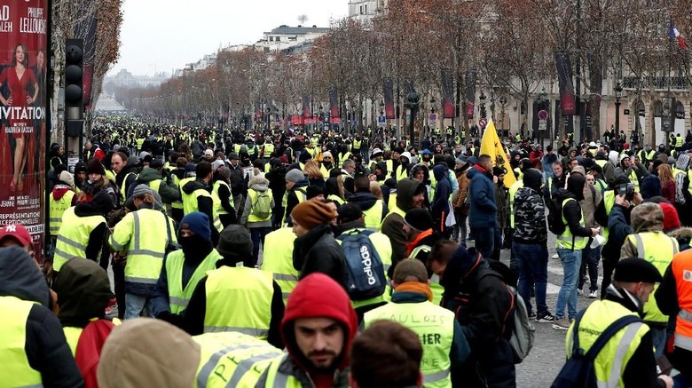 Ribuan Demonstran 'Rompi Kuning' Kembali Beraksi di Prancis