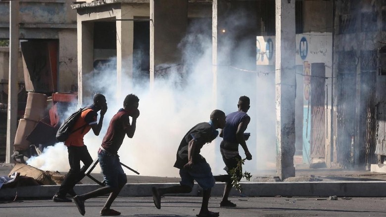 ribuan-orang-turun-ke-jalan-di-haiti-untuk-serukan-presiden-mundur