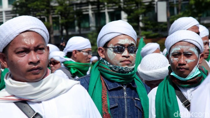 Odol Bisa Atasi Gas Air Mata? Salah! Ini yang Benar Menurut Dokter