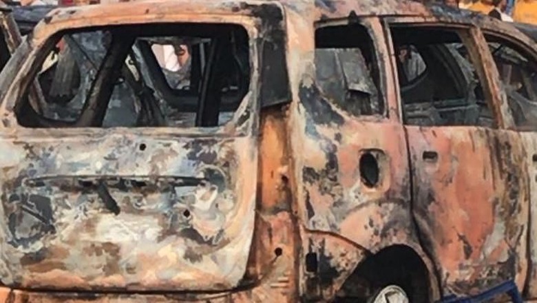 polisi-9-mobil-di-depan-asrama-brimob-petamburan-dibakar-otk