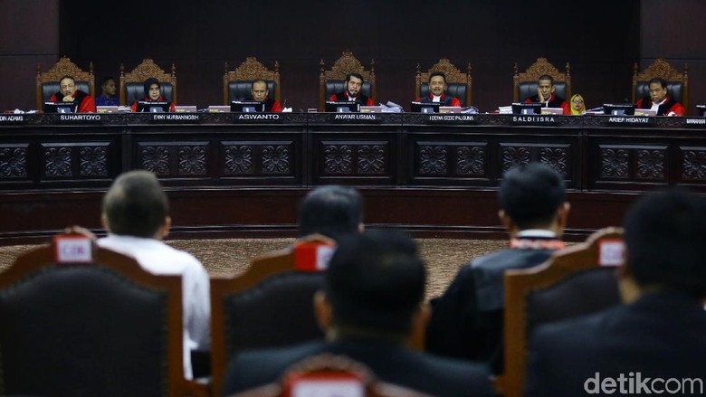 Sidang Gugatan Pilpres, MK Batasi Jumlah Saksi Tim Prabowo-KPU 17 Orang