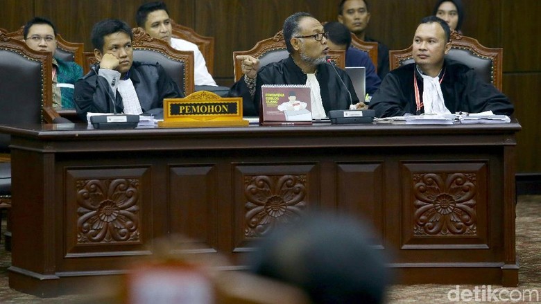 tim-prabowo-tarik-alat-bukti-yang-belum-dilabeli-seperti-ketentuan-mk