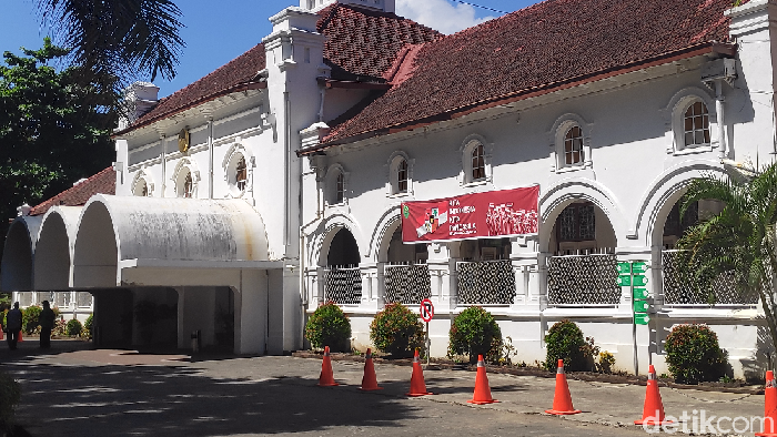 Wanita di Makassar Disidang Buntut Teriaki Tetangga Muslim 'Kafir-Bau Tanah
