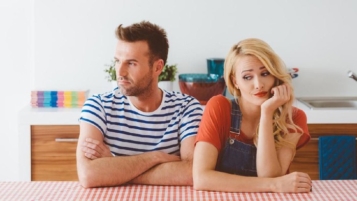 Cinta Itu Bukan Hanya Sekedar Romantisme Belaka