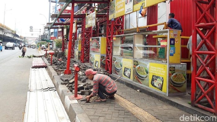 Pedagang Nasi Kapau Boleh Jualan di Trotoar Kramat, KPK: Itu Kebijakan Sesat Anies