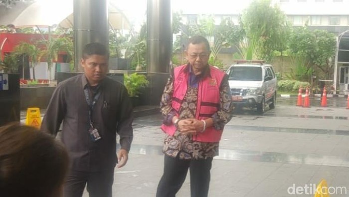 Diperiksa Kejagung, Tersangka Eks Dirut Jiwasraya Diboyong ke KPK