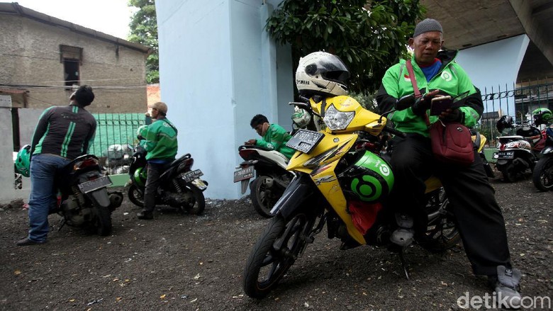 Minggu Pertama WFH Pendapatan Ojol Turun 50%