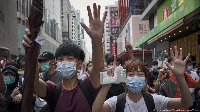 china-dibanjiri-kritik-soal-hong-kong
