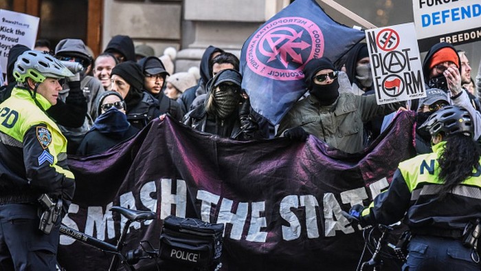 Imbas Demo Rusuh, Trump Sebut Kelompok Anarkis Antifa 'Organisasi Teroris' 