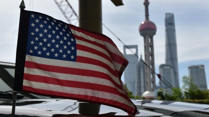 Perseteruan Merembet ke Bawah Laut, Trump Blokir Kabel Internet ke China