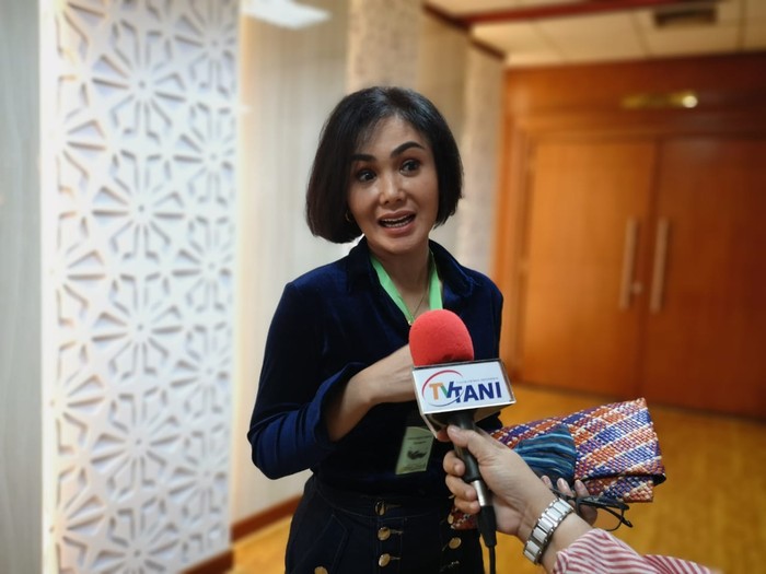Yuni Shara & Iis Dahlia Puji Kalung Anti Corona Kementan Usai Diundang ke Istana