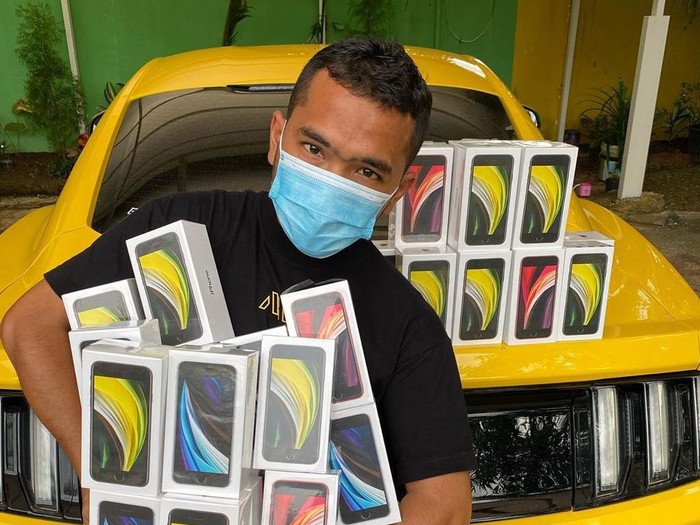 PS Store, HP Pejabat, Harga Merakyat, Kualitas Sekarat. Apa iya?