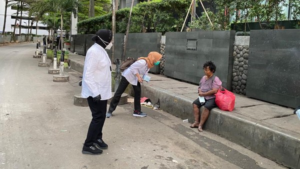 Kemensos ke Anies Soal Tunawisma Ditemui Risma: Silakan Cek, Ada di Bekasi