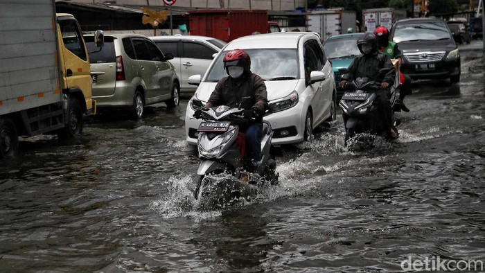 jl-martadinata-ancol-banjir-walkot-jakut-minta-dinas-sda-percepat-sodetan