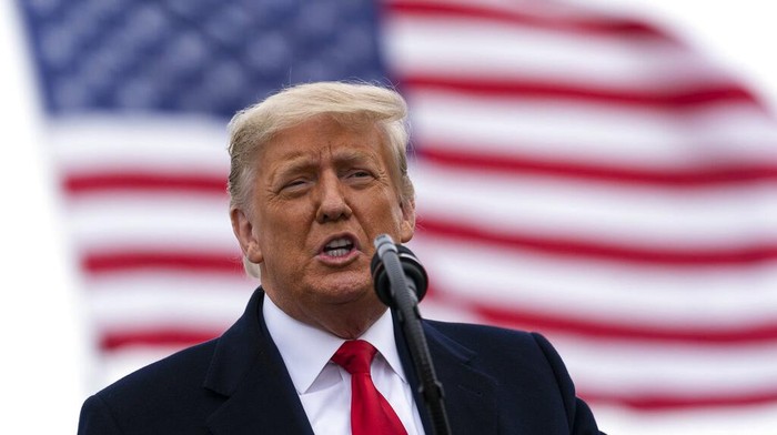 Trump Dicemooh Gegara Sudah Disuntik Booster Vaksin Corona