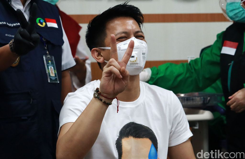 Ariel NOAH Usai Divaksin: Kalau Semuanya Nunggu, Kapan Mulainya?