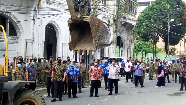 Bobby Beraksi, Bangunan Ilegal di Kesawan Medan Mulai Dirobohkan