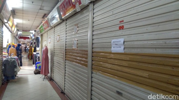 Pasar Tanah Abang Sepi, Sejumlah Pedagang Jual hingga Sewakan Toko
