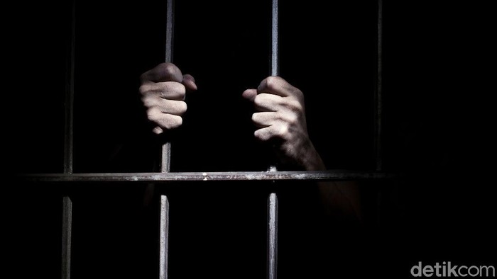 iran-vonis-pria-prancis-8-tahun-penjara-atas-tuduhan-mata-mata