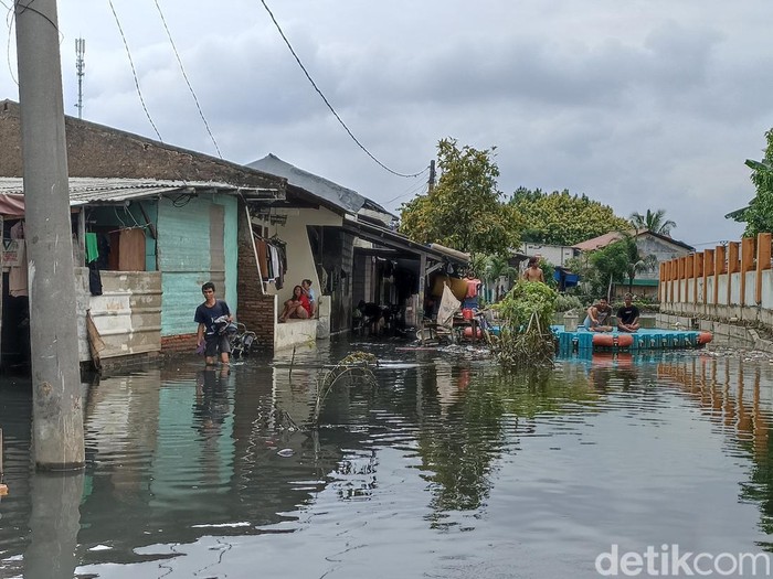 Sudah 5 Hari Tegal Alur Jakbar Masih Terendam Banjir