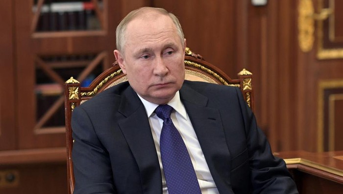 Viral Video Putin Gemetaran, Netizen Pertanyakan Kesehatannya