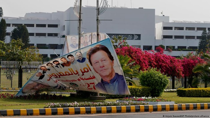 Parlemen Pakistan Dibubarkan, Krisis Konstitusi Ancam Tatatan Demokrasi