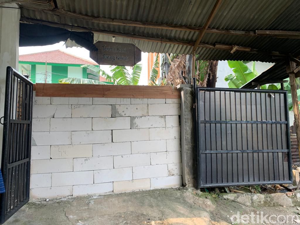 Usai Rapat Disdik DKI, Warga Terhalang Tembok SMKN 69: Kita Diminta Sabar