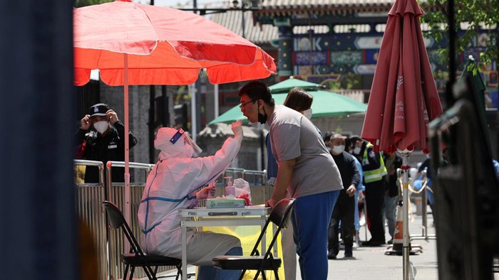 Ribuan Warga Beijing Dipaksa Jalani Karantina Meski Negatif COVID-19