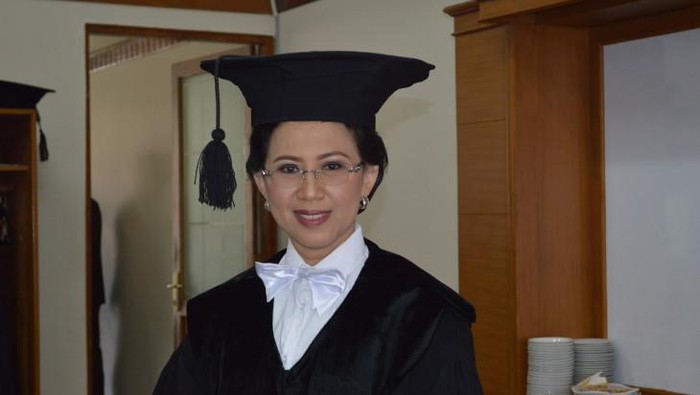 Ijazah Jokowi Digugat, Rektor UGM Akan Jumpa Pers Hari Ini