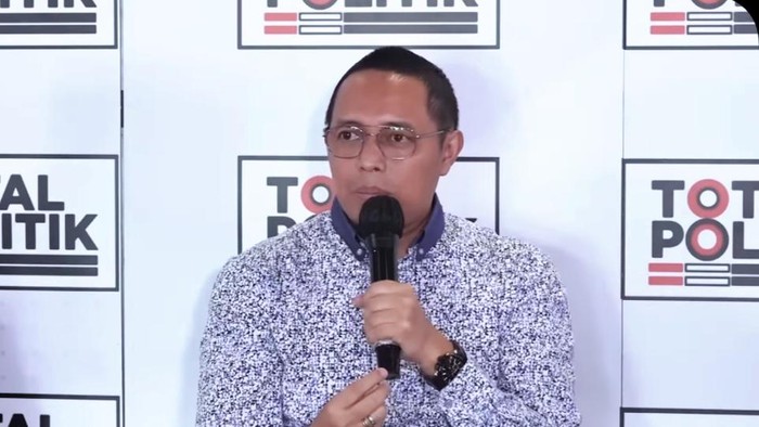 Hasan Nasbi Ungkap Pendukung Anies Ladeni Taruhan Alphard soal Tiket Capres