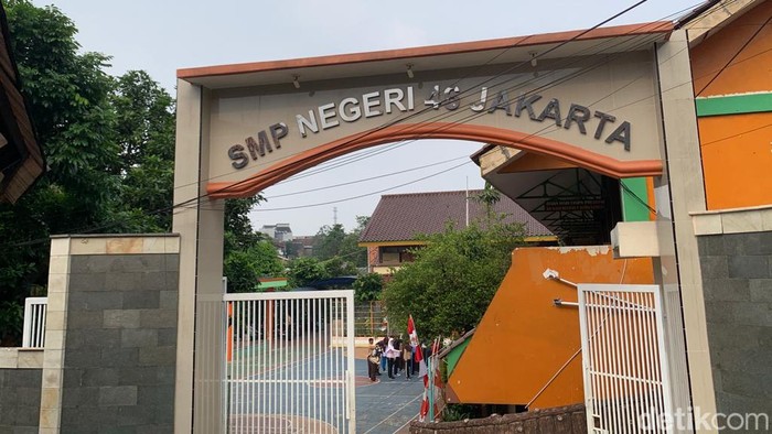 Alasan Guru SMPN di Jaksel Tegur Siswi Tak Berjilbab