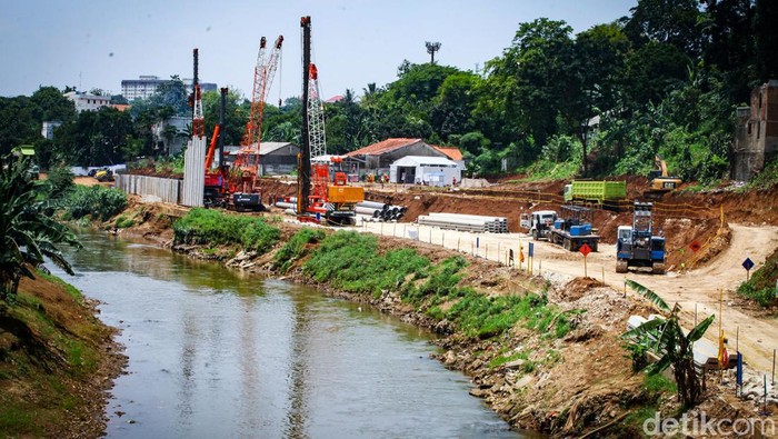 Normalisasi Sungai Ciliwung Ditarget 1,2 Km Tahun Ini, Baru Realisasi Segini