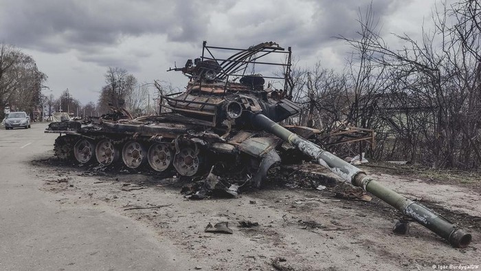 bagaimana-nasib-rongsokan-tank-dan-panser-rusia-di-ukraina